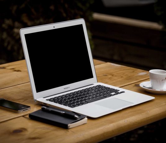 Laptop Tastatur & Co. reinigen: So gelingt der Frühjahrsputz für Ihr Notebook!